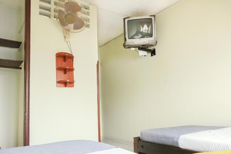 Ayenda 1506 La Puerta Del Sol Hotel Bucaramanga Ruang foto